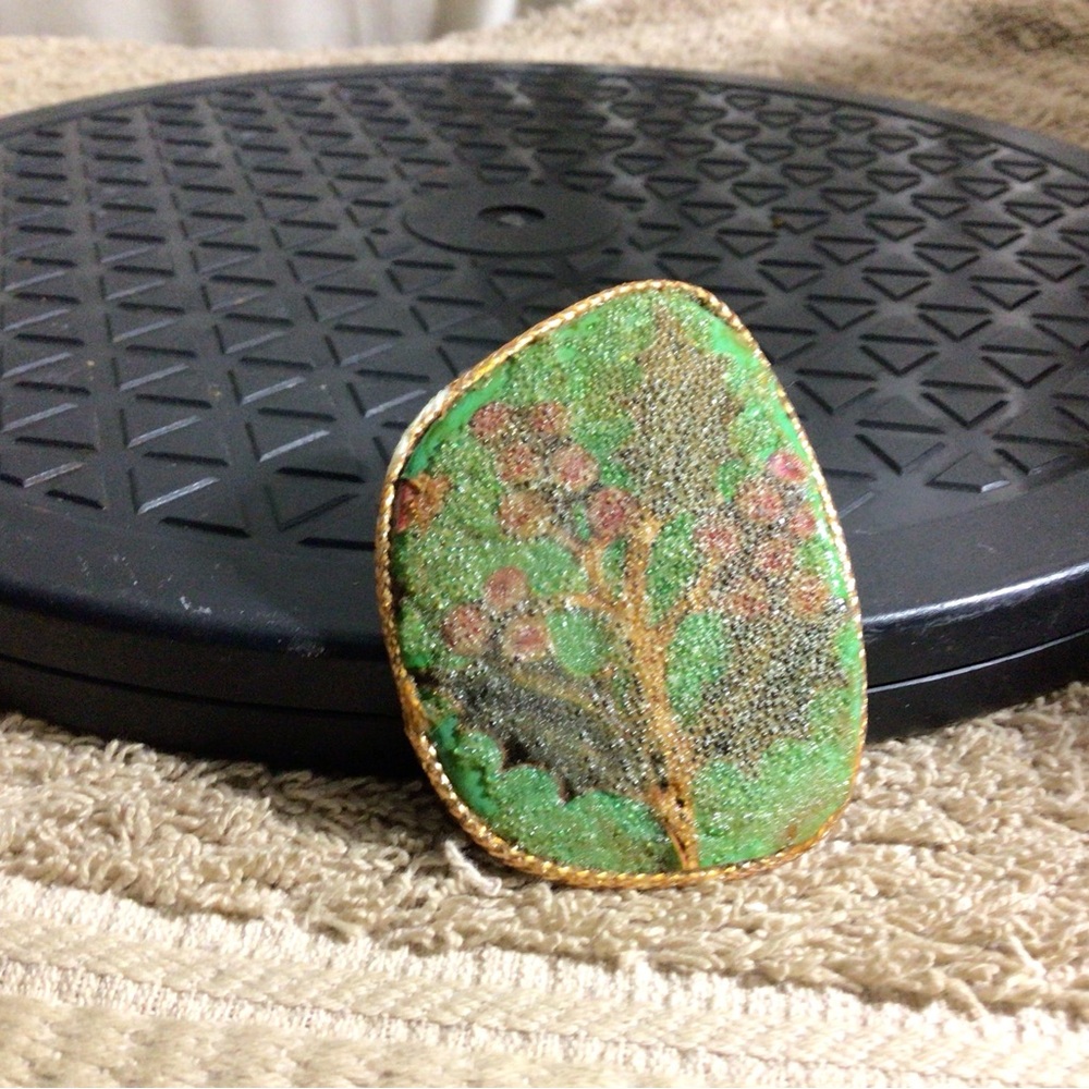 Green Botanical Glitter Statement Ring
